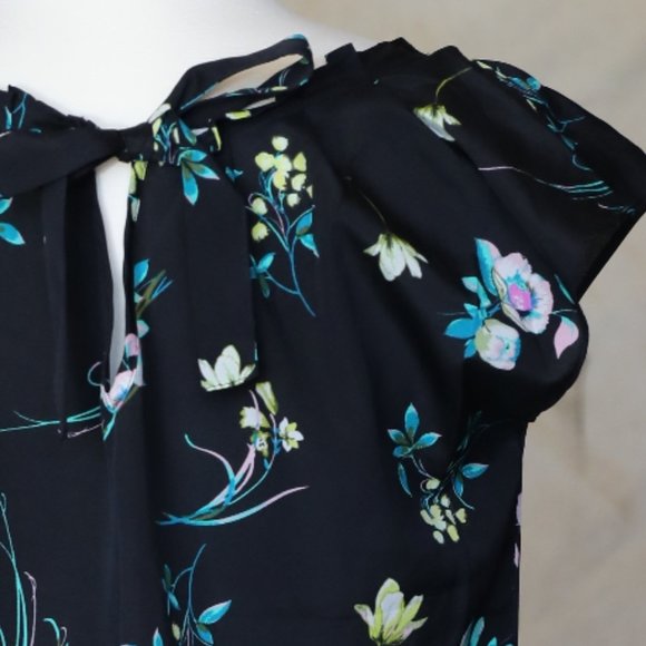 Lauren Conrad black floral pleated neck blouse szS - Picture 8 of 8